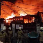 Kebakaran di Kebayoran Lama, 150 Jiwa Terdampak dan 22 Bangunan Terbakar