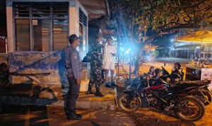 Gerak Cepat Polsek Kesambi dan Damkar Padamkan Kebakaran Lahan Kosong di Sunyaragi Cirebon
