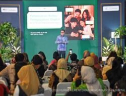 Wamen Nezar Patria Ingatkan Risiko Anak Ketergantungan pada AI