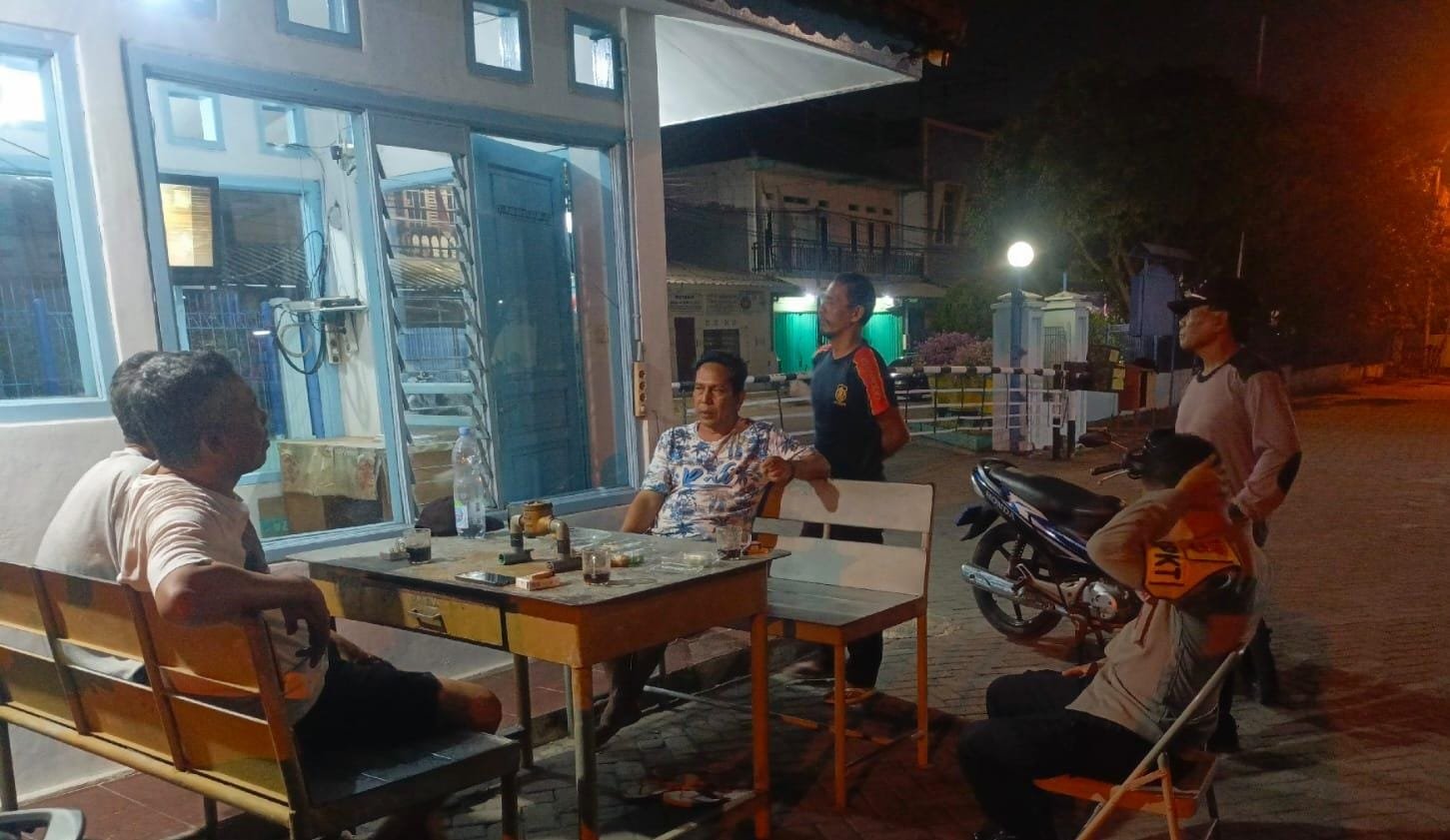 Polsek Cibeber Sambangi Pos Ronda, Sosialisasikan Layanan Polri 110