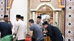 Pererat Silaturahmi dan Jaga Kamtibmas, Kapolresta Cirebon dan 27 Kapolsek Jajaran Gelar Shalat Subuh Keliling